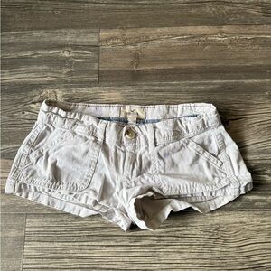 Women's Casual Shorts in Cream
